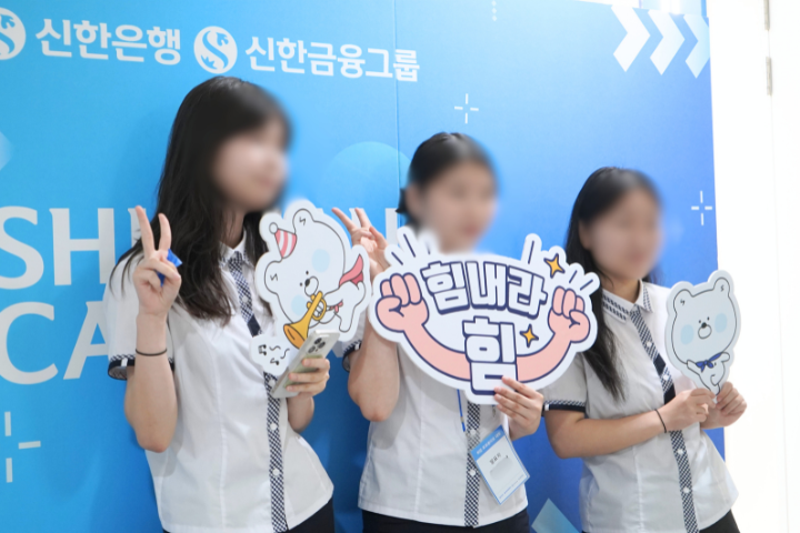 갤러리 4